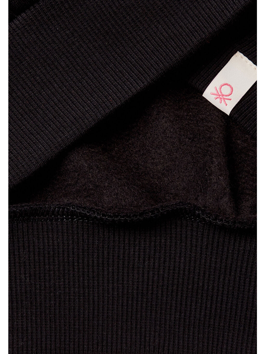 Kız Çocuk Siyah Etek Ucu Logo Etiketli Önü Baskılı Düşük Omuz Sweatshirt-2