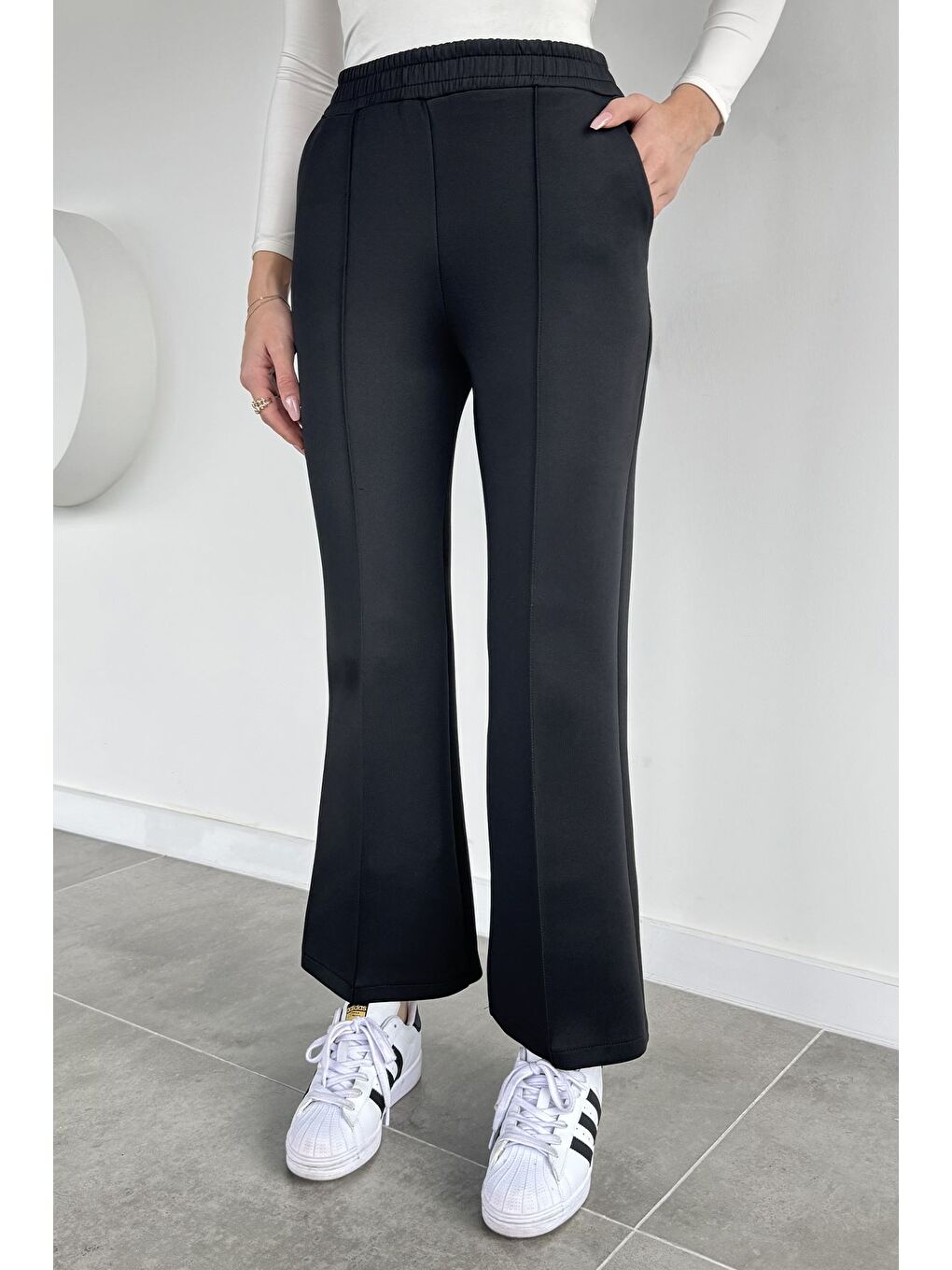 Siyah Kadın Bel Lastikli Çimalı Bol Paça Pantolon-1
