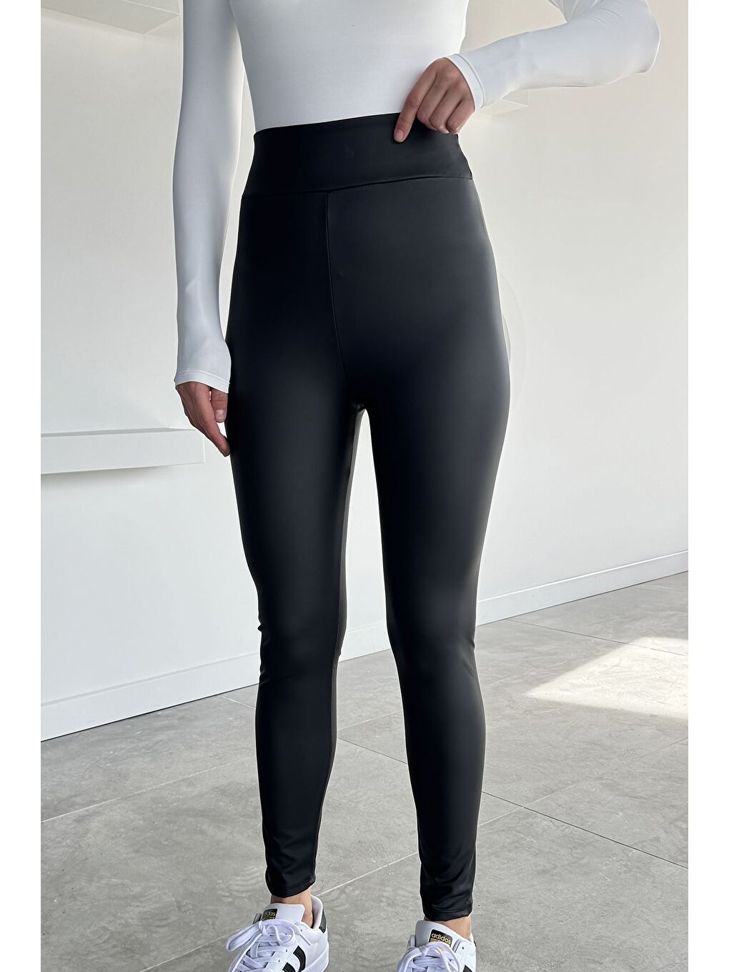 Siyah Kadın Şardonlu Deri Tayt-1