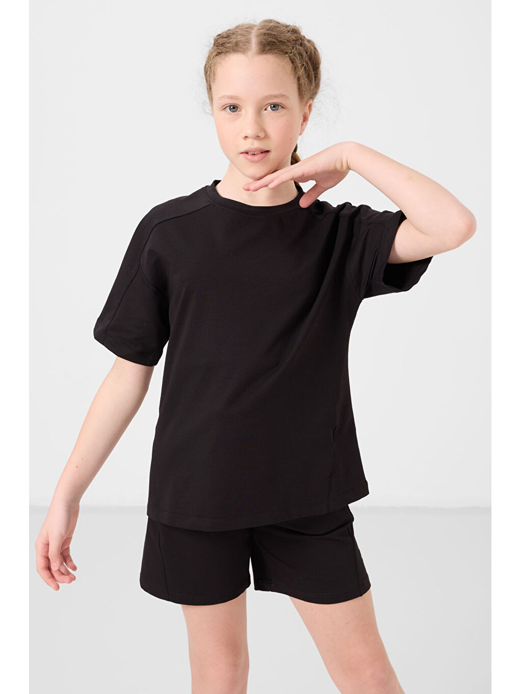 Siyah Pamuklu Yumuşak Dokulu Standart Fit Basic Kız Çocuk Şort Takım - 75184-2