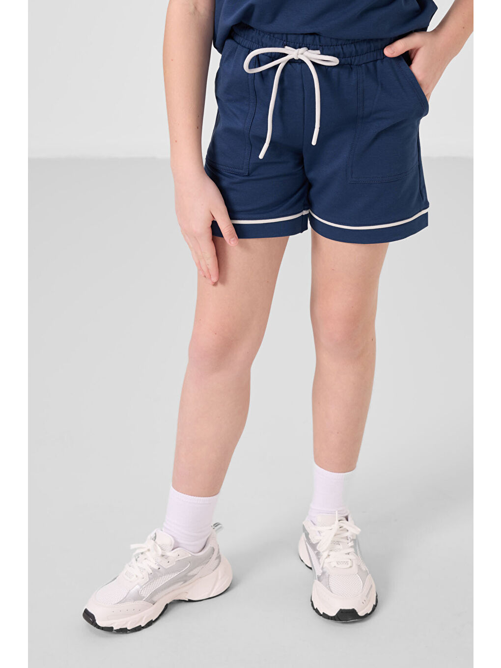 Lacivert Parlament Pamuklu Yumuşak Dokulu Standart Fit Basic Kız Çocuk Şort Takım - 75183-1