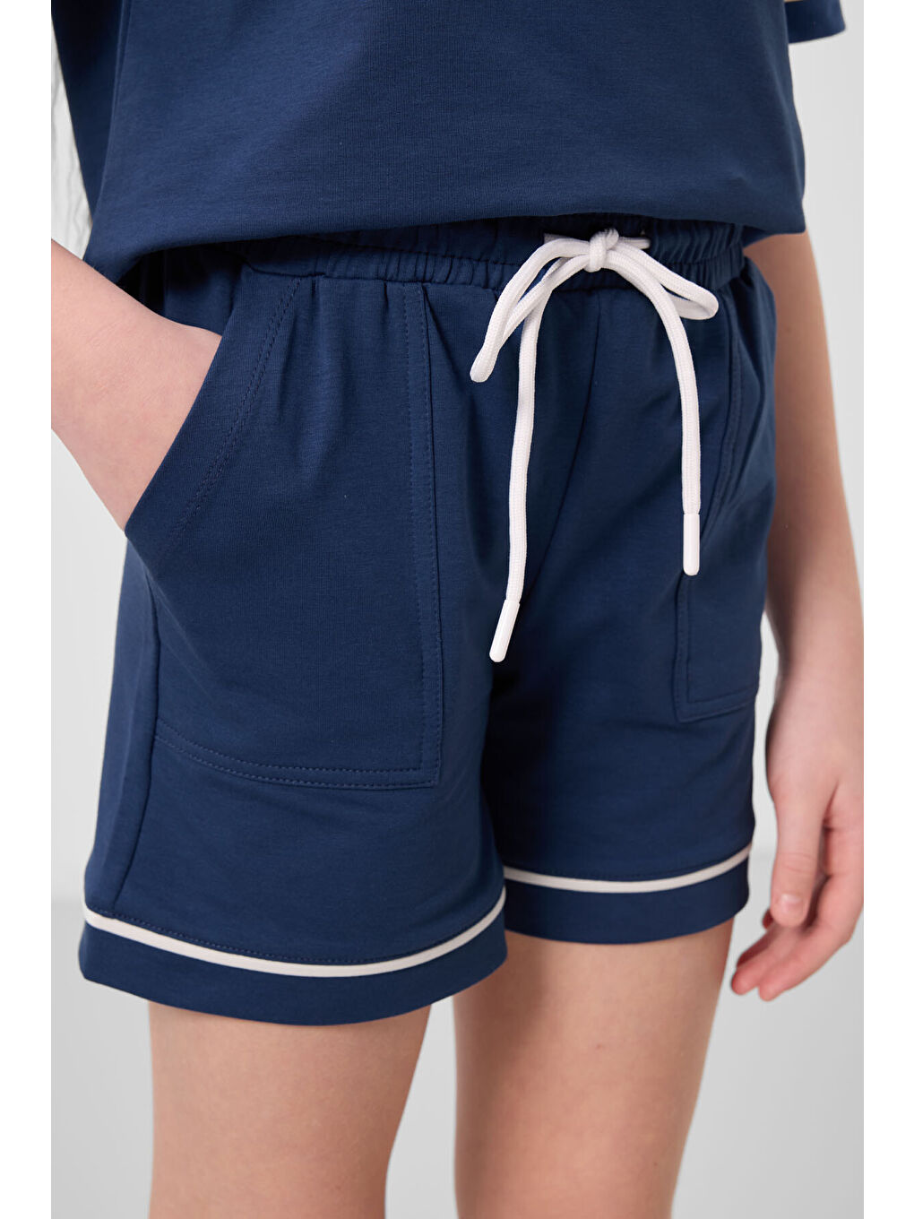 Lacivert Parlament Pamuklu Yumuşak Dokulu Standart Fit Basic Kız Çocuk Şort Takım - 75183-3