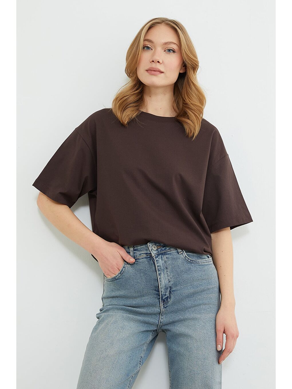 Kahverengi Basic Bisiklet Yaka Oversize Tişört