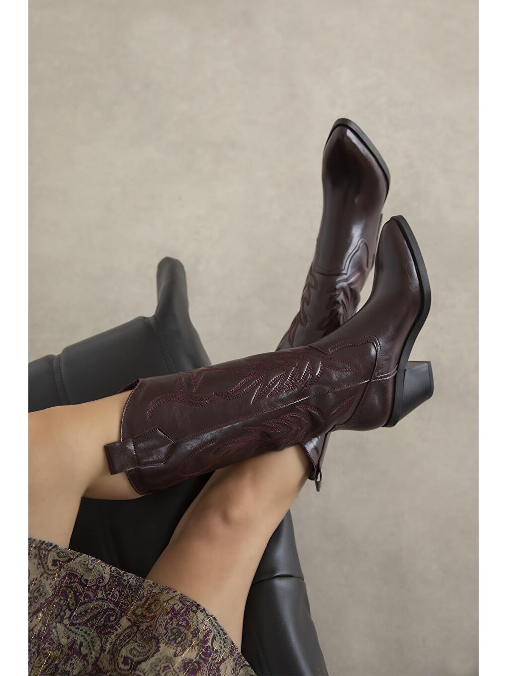 Ruby Kadın Nakış Detay Kırışık Deri Çizme Bordo-1