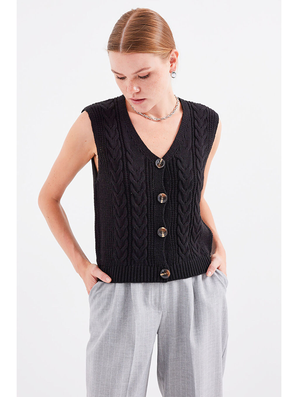 15882 Düğmeli Kısa Triko Yelek - Siyah-1