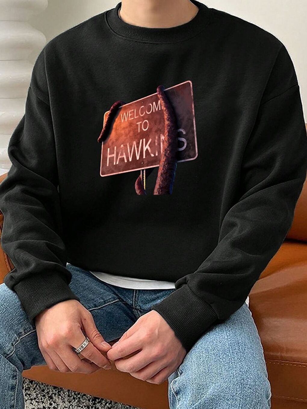 Siyah Welcome Hawkins Baskılı Bisiklet Yaka Sweatshirt
