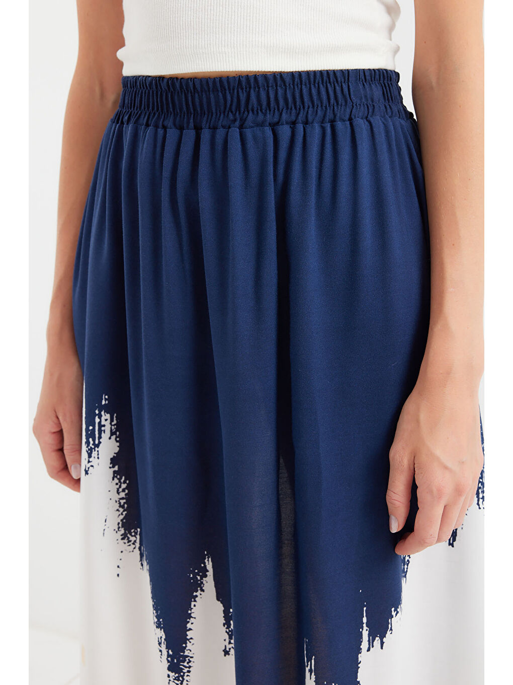 8025 Desenli Uzun Viskon Etek - Lacivert-4