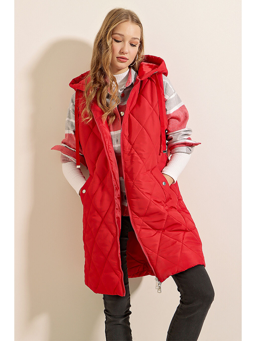 5140 Kapüşonlu Uzun Şişme Yelek   Kırmızı-2