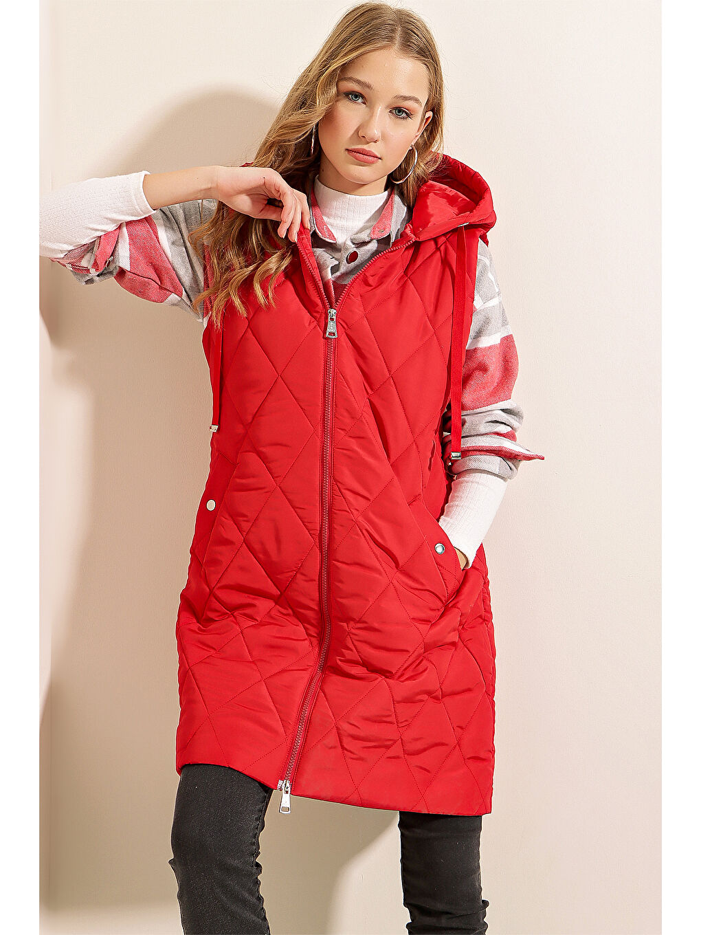 5140 Kapüşonlu Uzun Şişme Yelek   Kırmızı-5