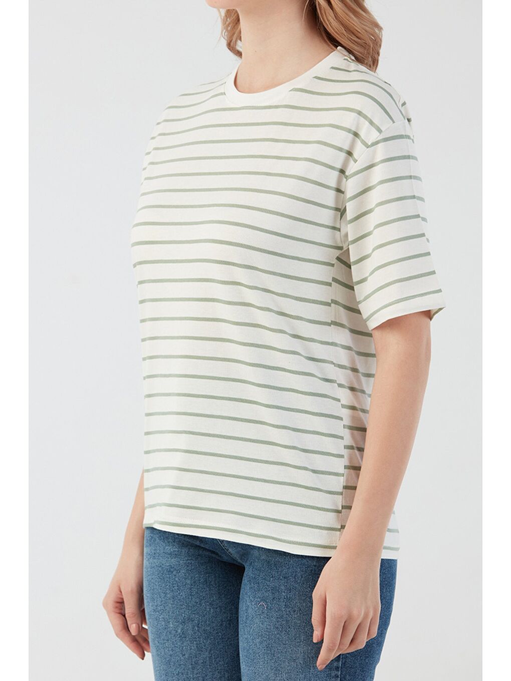 Yeşil Çizgili Bisiklet Yaka Oversize Tişört-4