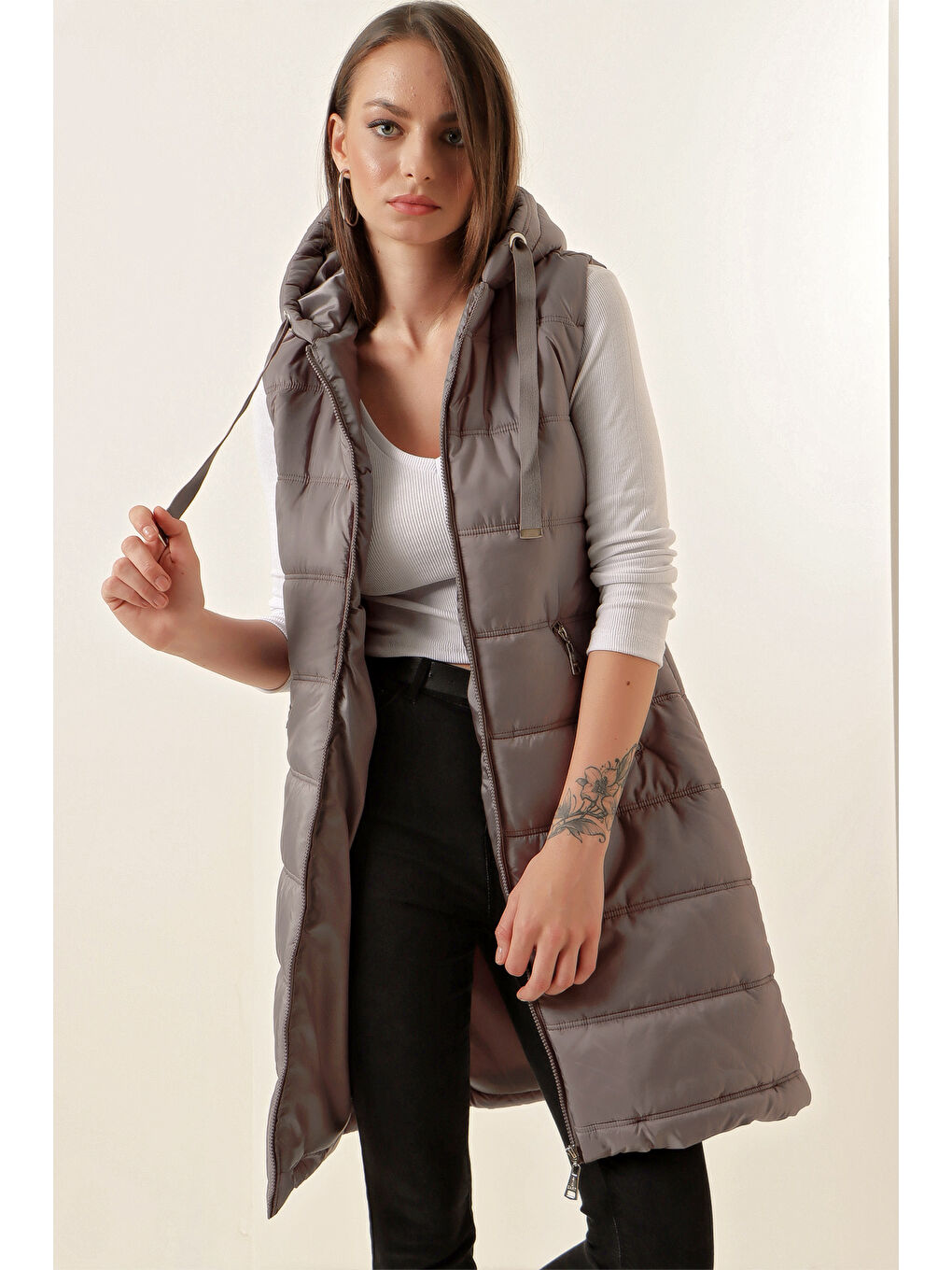 5140 Kapüşonlu Uzun Şişme Yelek   Gri