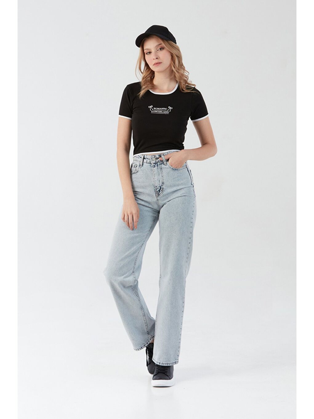 Siyah Romantic Longisland Nakışlı Crop Tişört-1