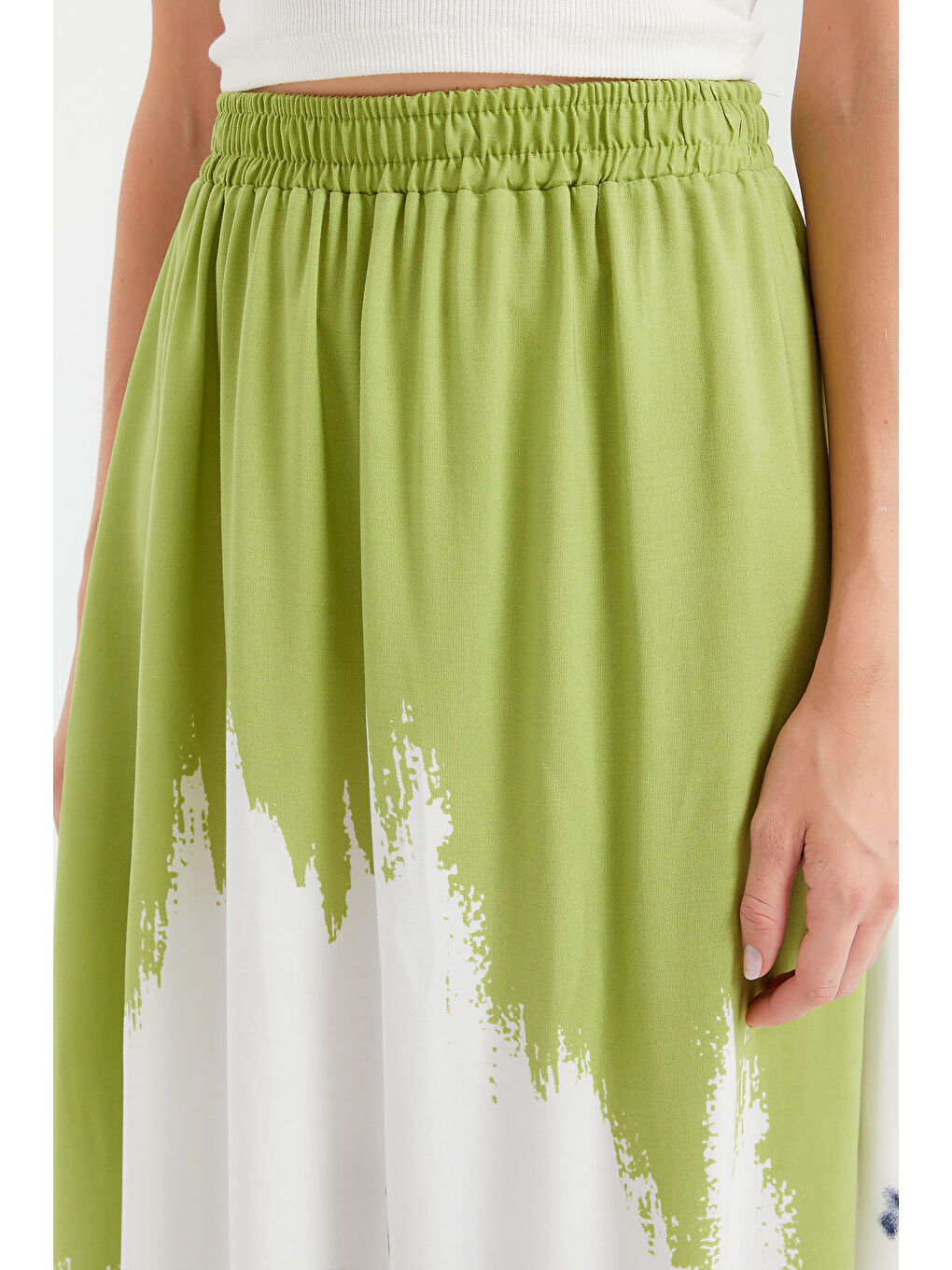 8025 Desenli Uzun Viskon Etek - Yeşil-4