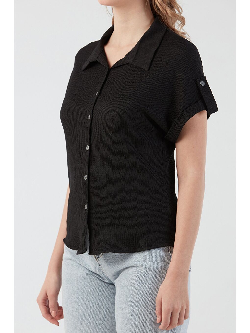 Siyah Bürümcük Kumaş Gömlek Yaka Düğmeli Bluz-4