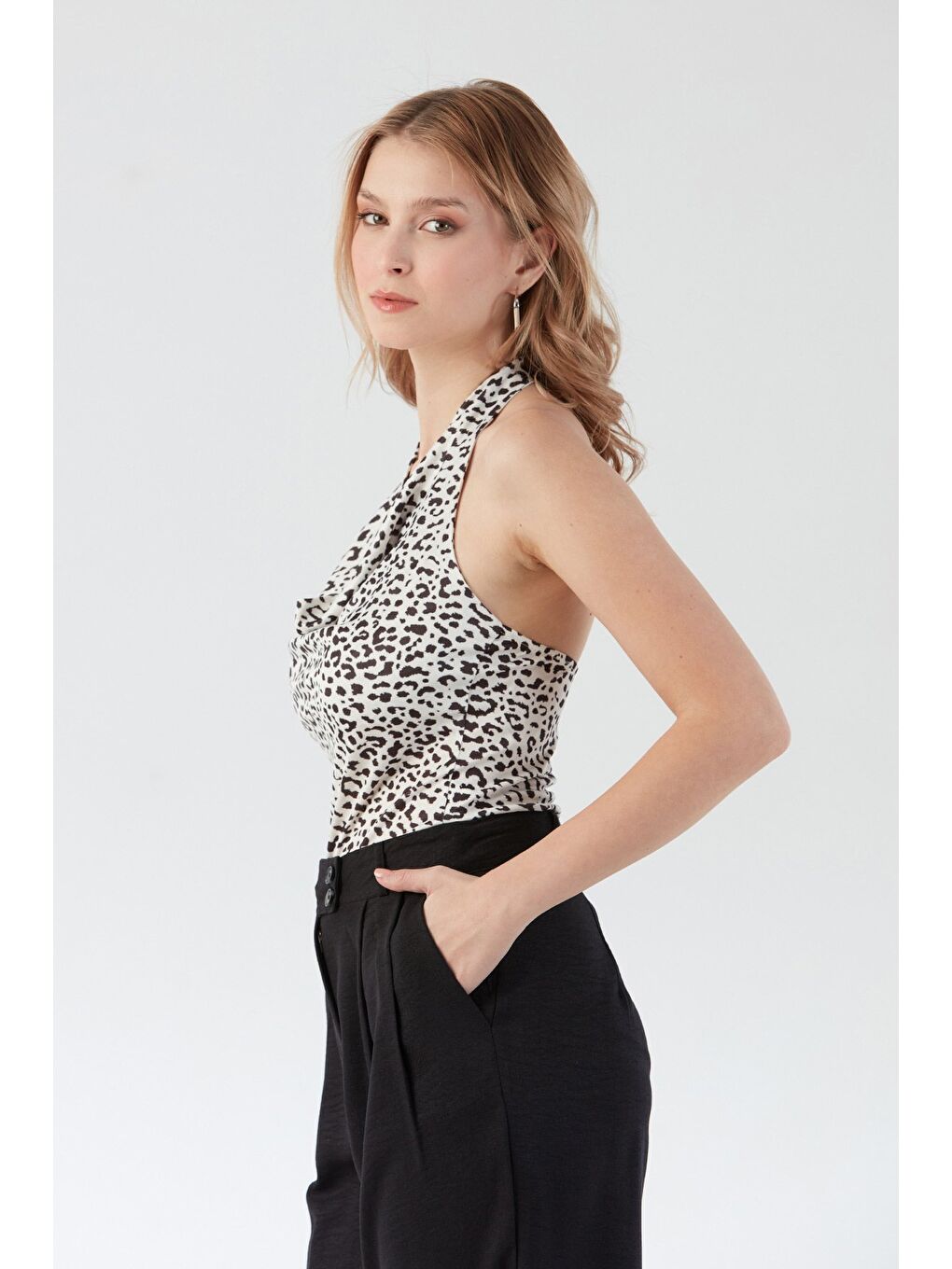 Siyah Dalmaçya Desenli Boyundan Geçmeli Çıtçıtlı Body-2