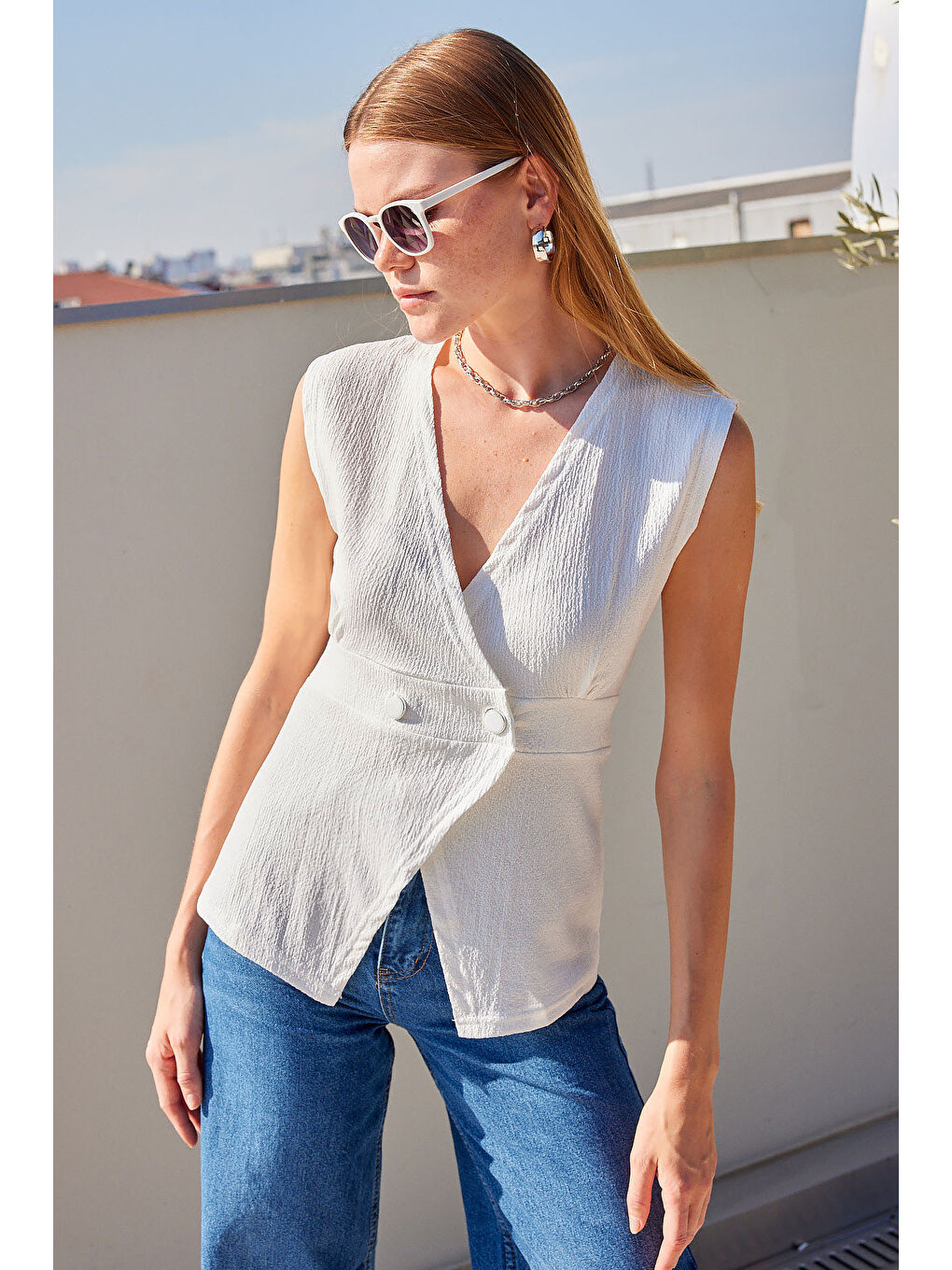 916 Düğme Detaylı Örme Yelek - Beyaz-1