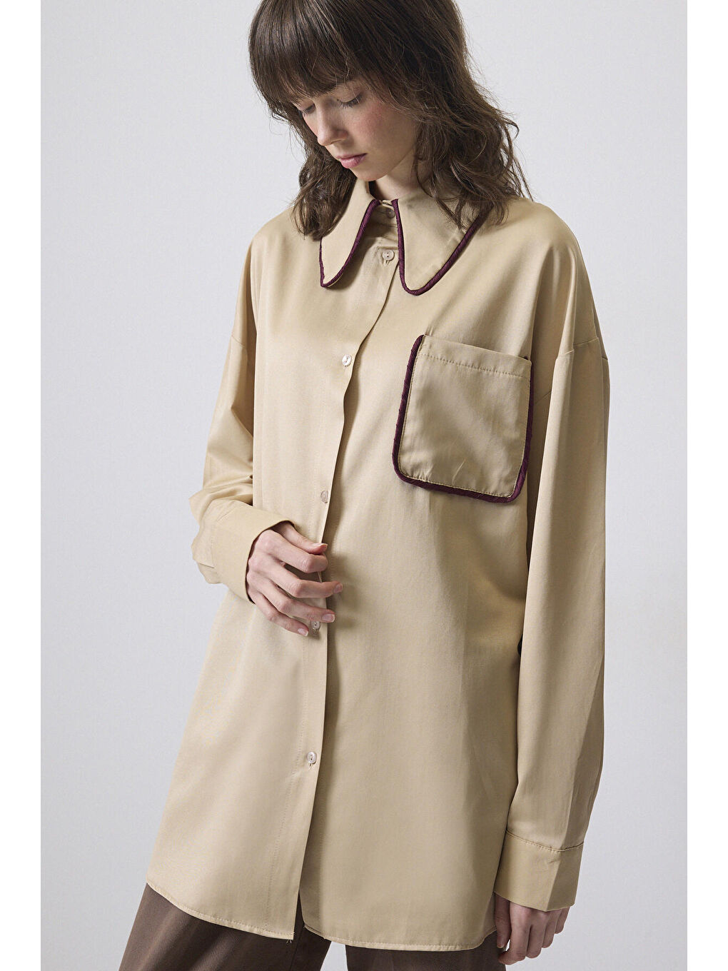 Bej Biye Detaylı Saten Gömlek-2