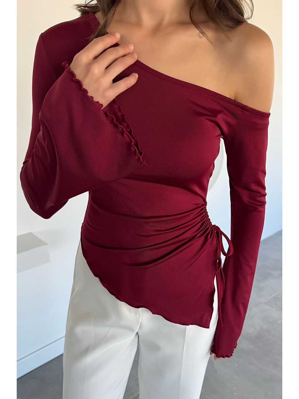 Bordo Bel Büzgülü Asimetrik Kesim Kadın Bluz-1