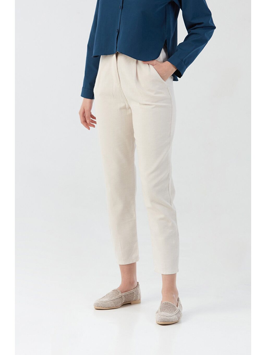 Bej Fermuarlı Cepli Keten Pantolon-1