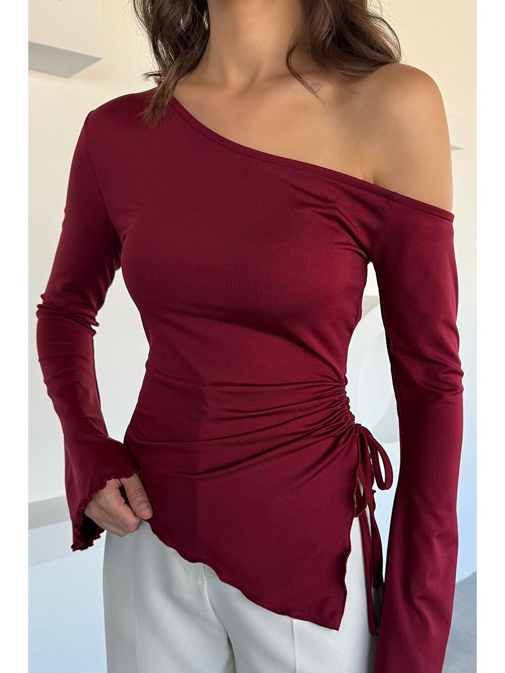Bordo Bel Büzgülü Asimetrik Kesim Kadın Bluz-2