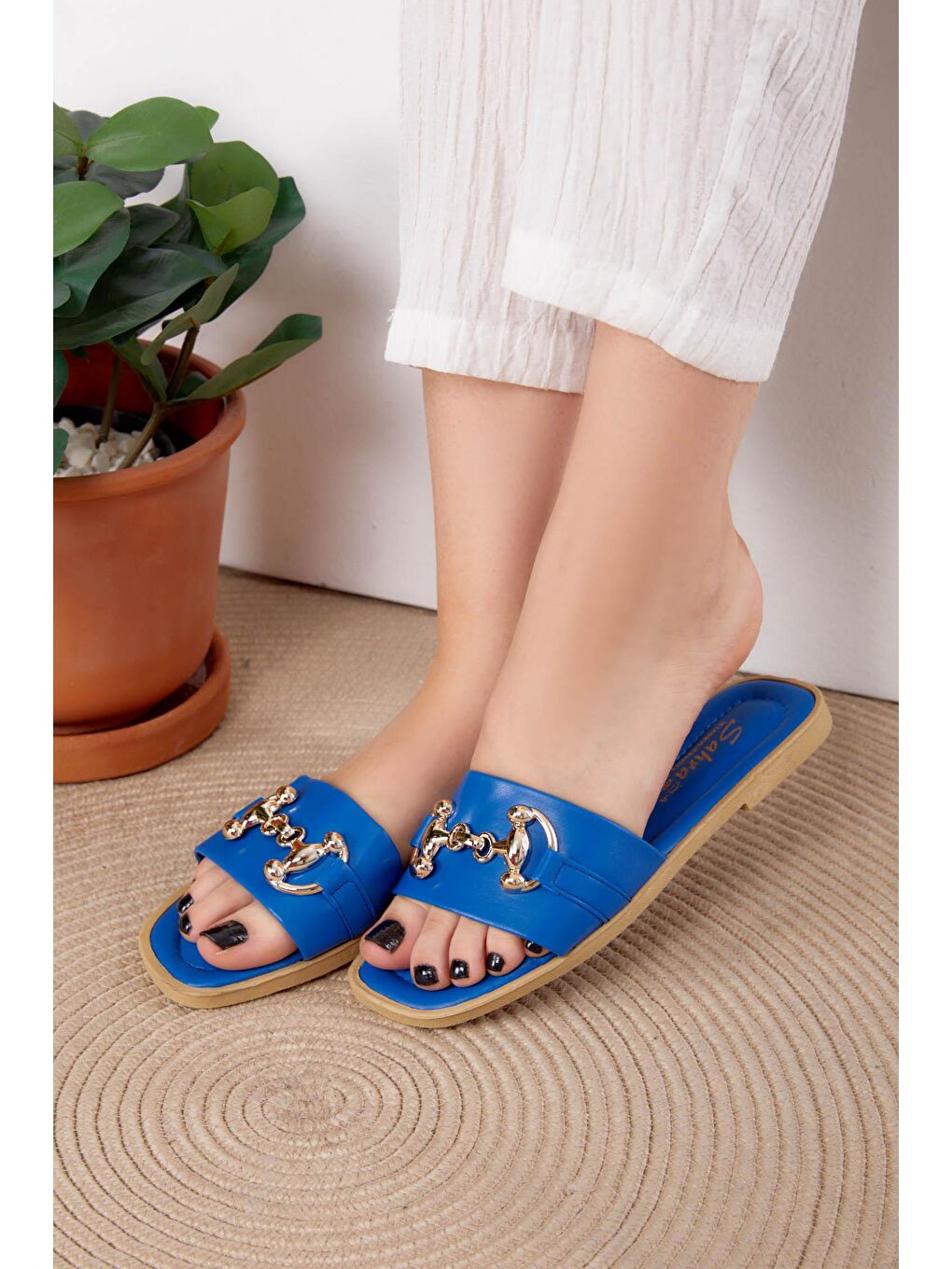 Kadın Mavi Tokalı Terlik - 25678
