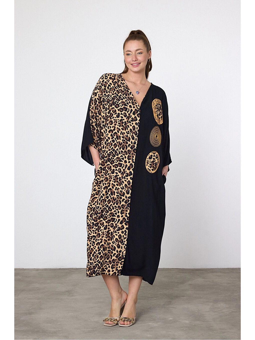 Kadın Siyah Leopar Nakış Detay Büyük Beden Gömlek Elbise HZL25S-VM110881-1