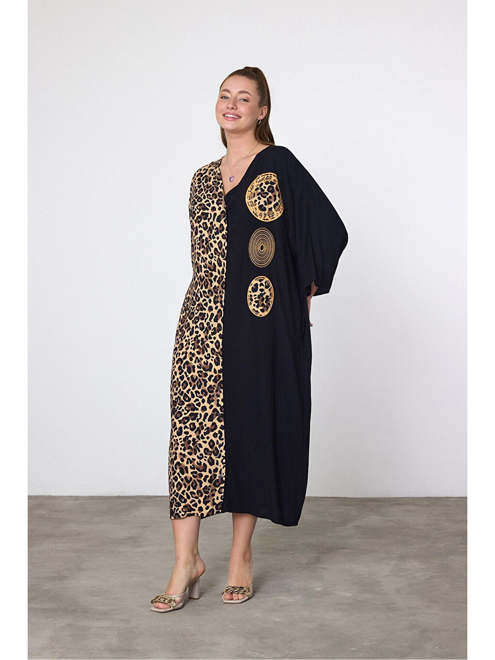 Kadın Siyah Leopar Nakış Detay Büyük Beden Gömlek Elbise HZL25S-VM110881-2