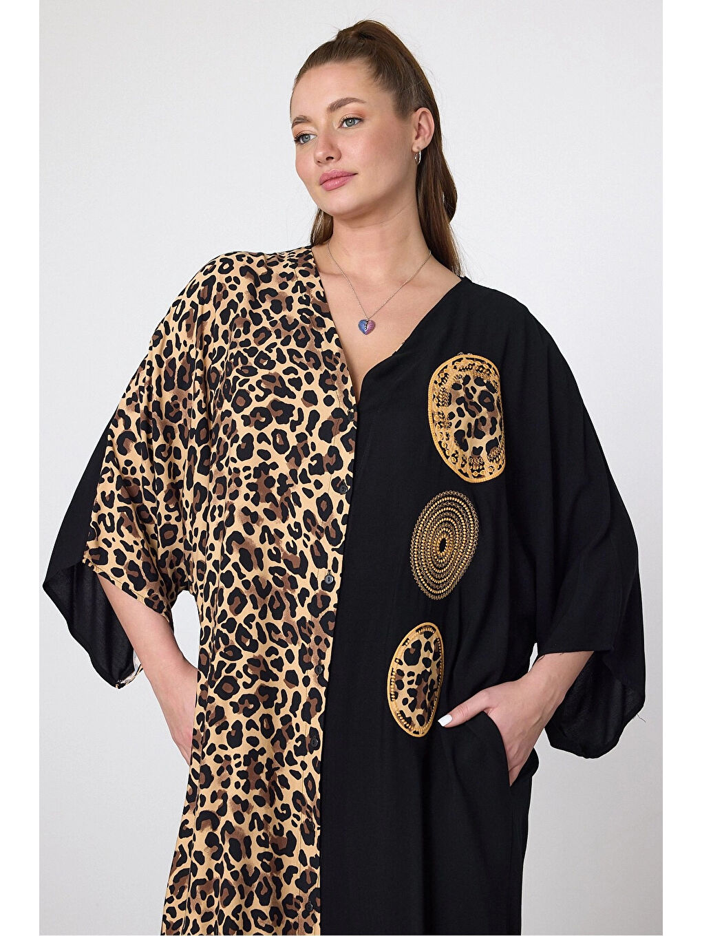 Kadın Siyah Leopar Nakış Detay Büyük Beden Gömlek Elbise HZL25S-VM110881-3