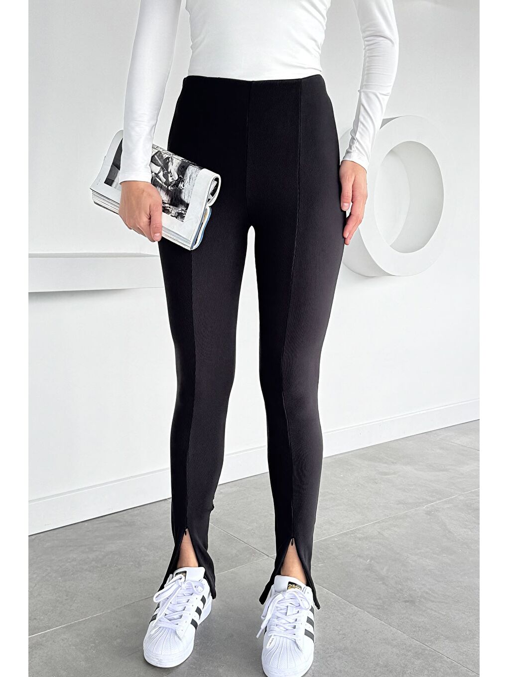 Siyah Kadın Yüksek Bel Kendinden Çizgi Desenli Paça Fermuar Detaylı Elastanlı Tayt-1