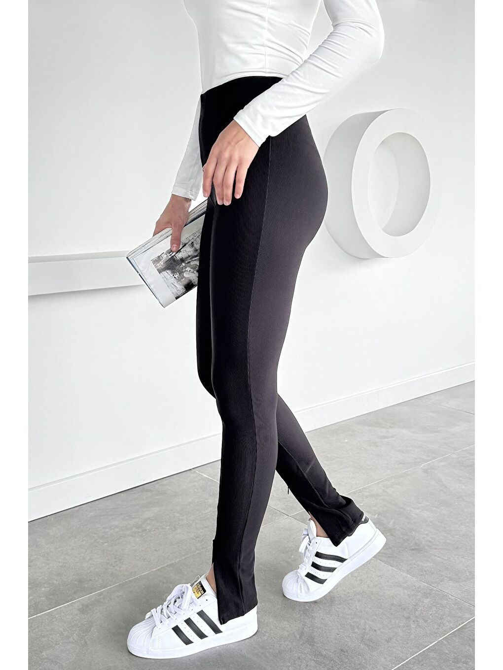 Siyah Kadın Yüksek Bel Kendinden Çizgi Desenli Paça Fermuar Detaylı Elastanlı Tayt-2