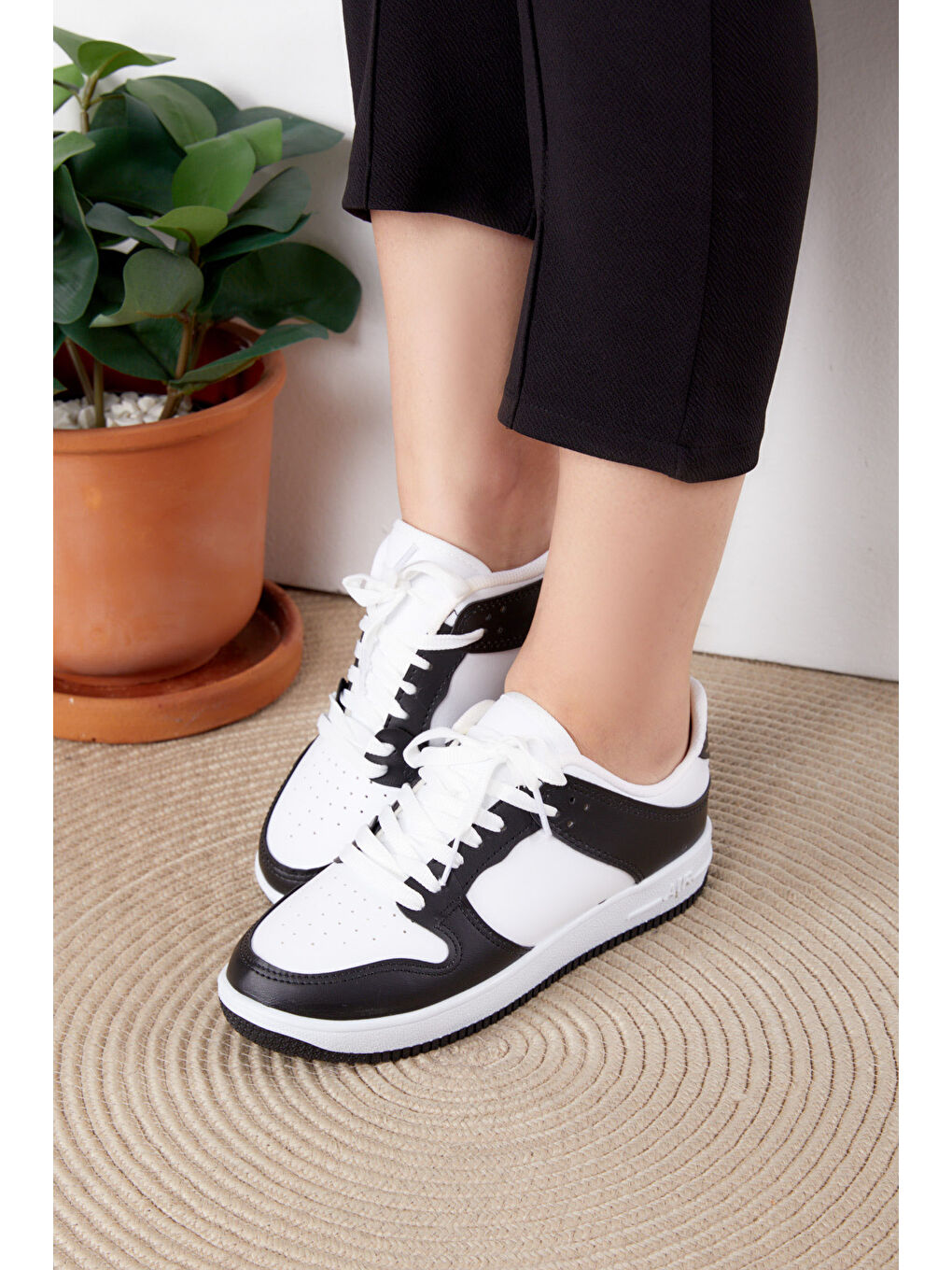 Kadın Siyah Spor Ayakkabı - 27090-2