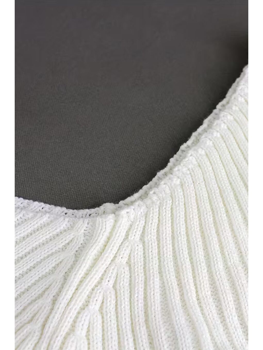 Ekru Omuz Açık Kabartmalı Kadın Triko Kazak-3