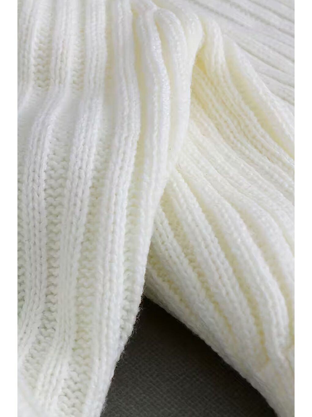 Ekru Omuz Açık Kabartmalı Kadın Triko Kazak-5