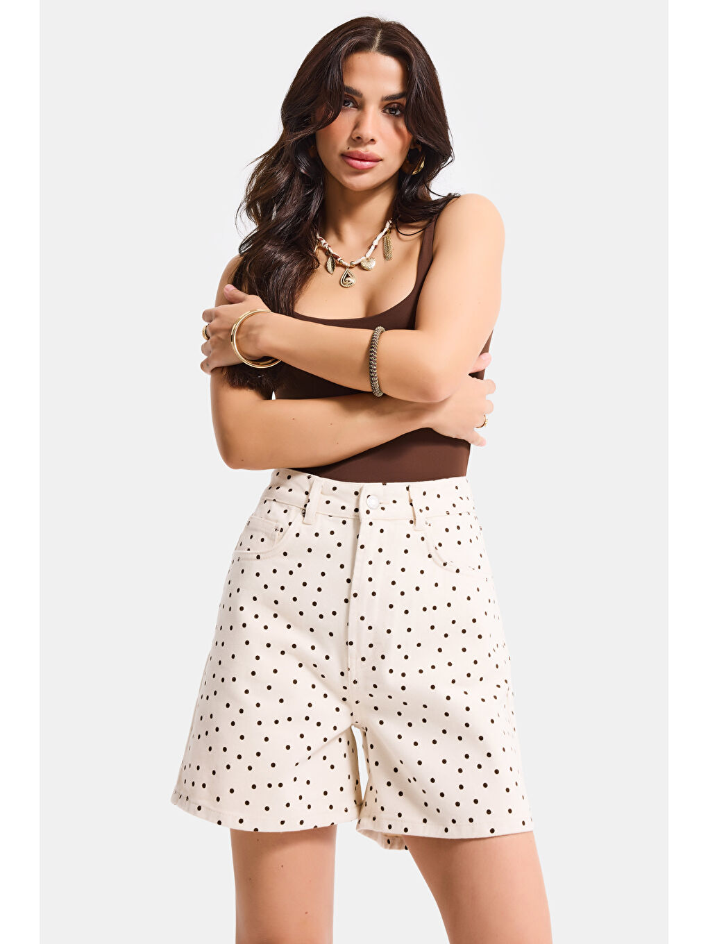 Bej Kadın 7s6 Puantiye Desen Mom Fit Midi Boy Özel Kumaş Denim Şort-1