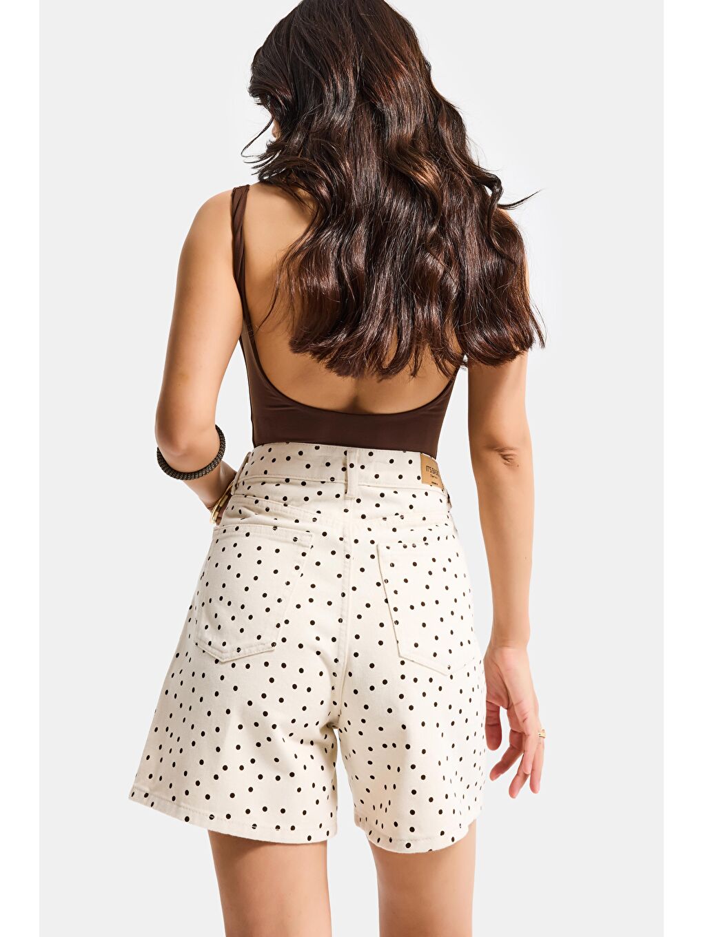 Bej Kadın 7s6 Puantiye Desen Mom Fit Midi Boy Özel Kumaş Denim Şort-3