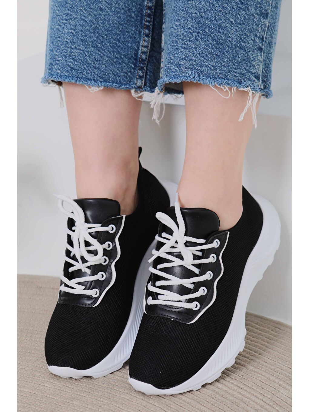 Kadın Siyah Beyaz Yüksek Taban Spor Ayakkabı - 27079-1