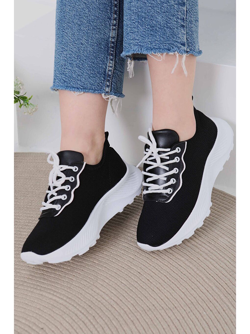 Kadın Siyah Beyaz Yüksek Taban Spor Ayakkabı - 27079-2