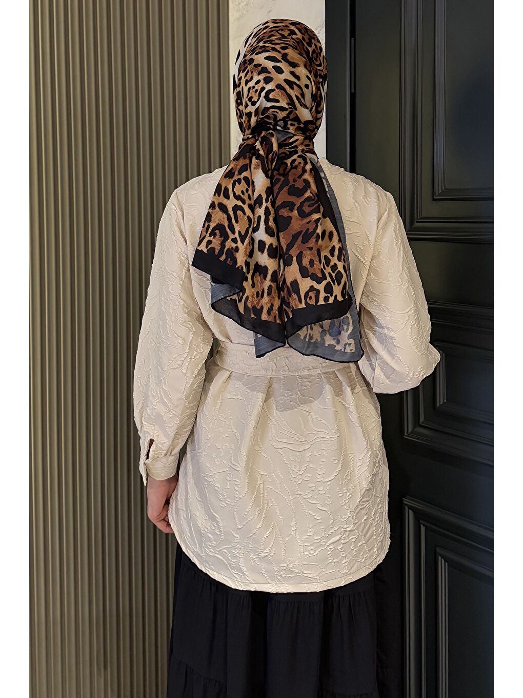 Ekru Kadın Kabartma Desenli Kuşak Detaylı Tesettür Gömlek Tunik-6