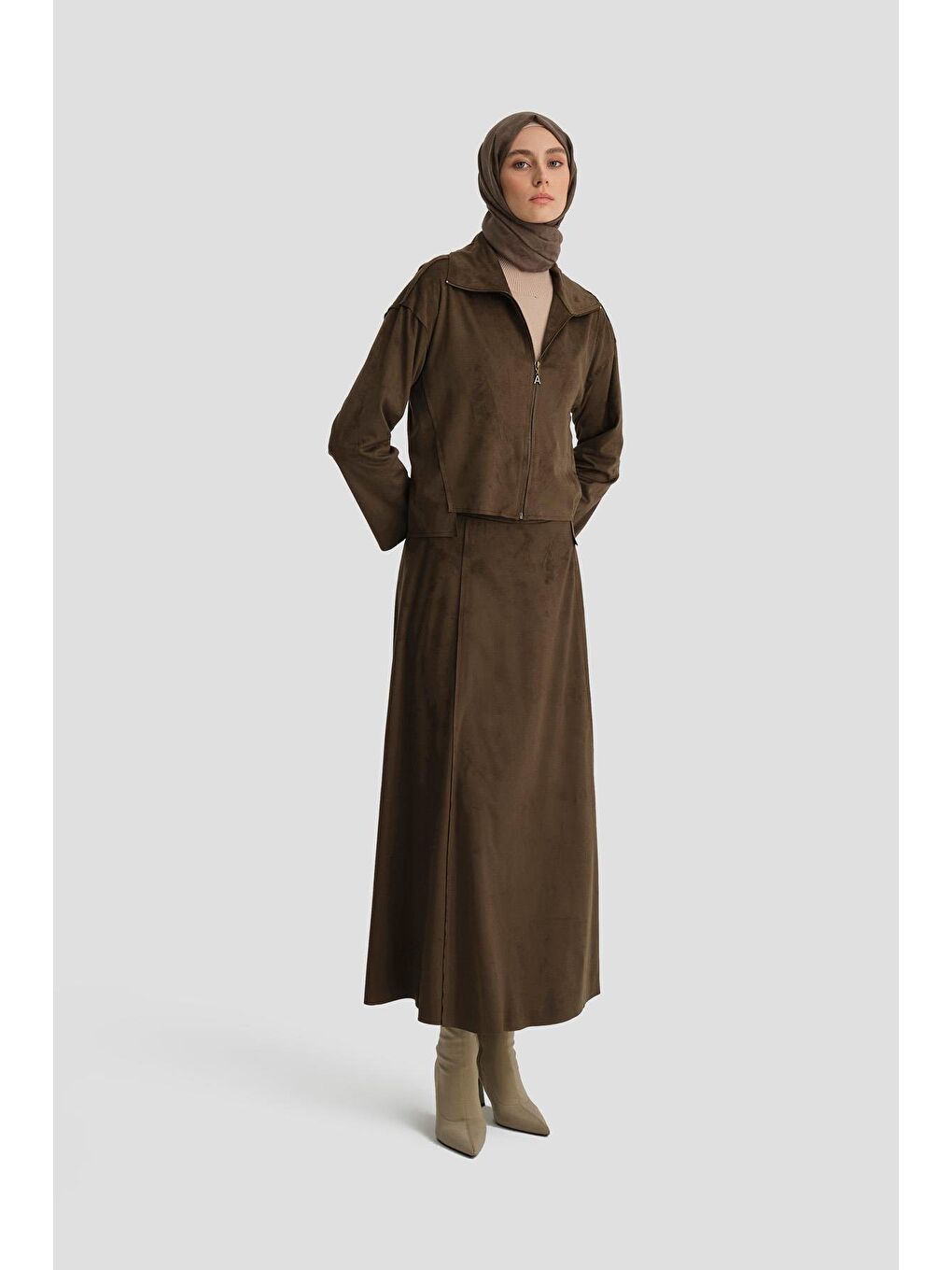 Kesim Detaylı Süet Takım 24K6914 Haki