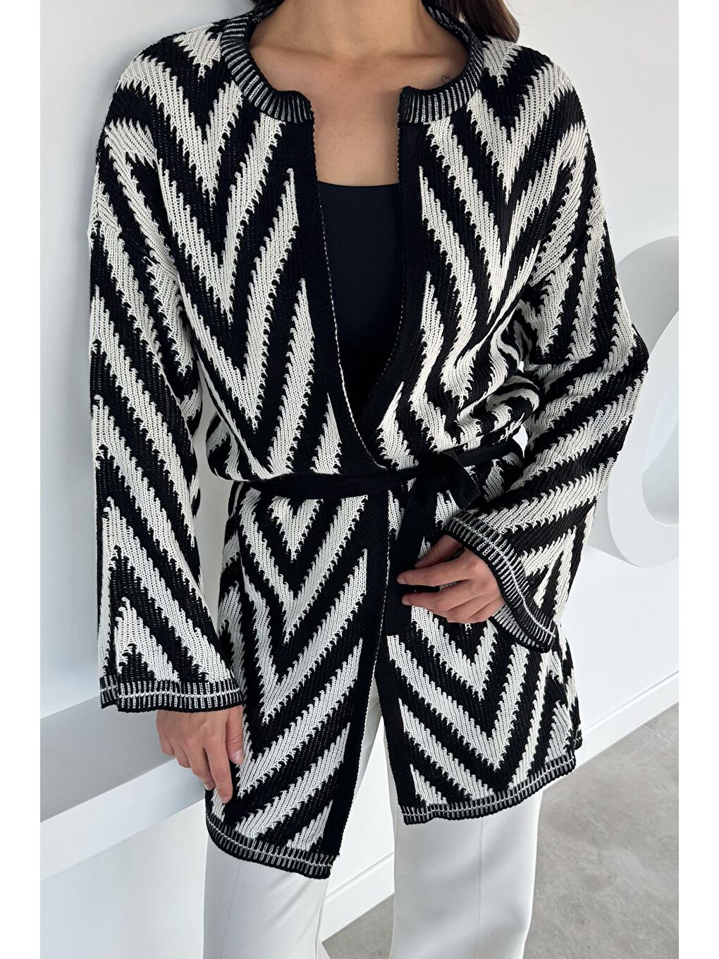 Siyah Kadın Çift Renkli Bel Kuşak Detaylı Örme Triko Hırka