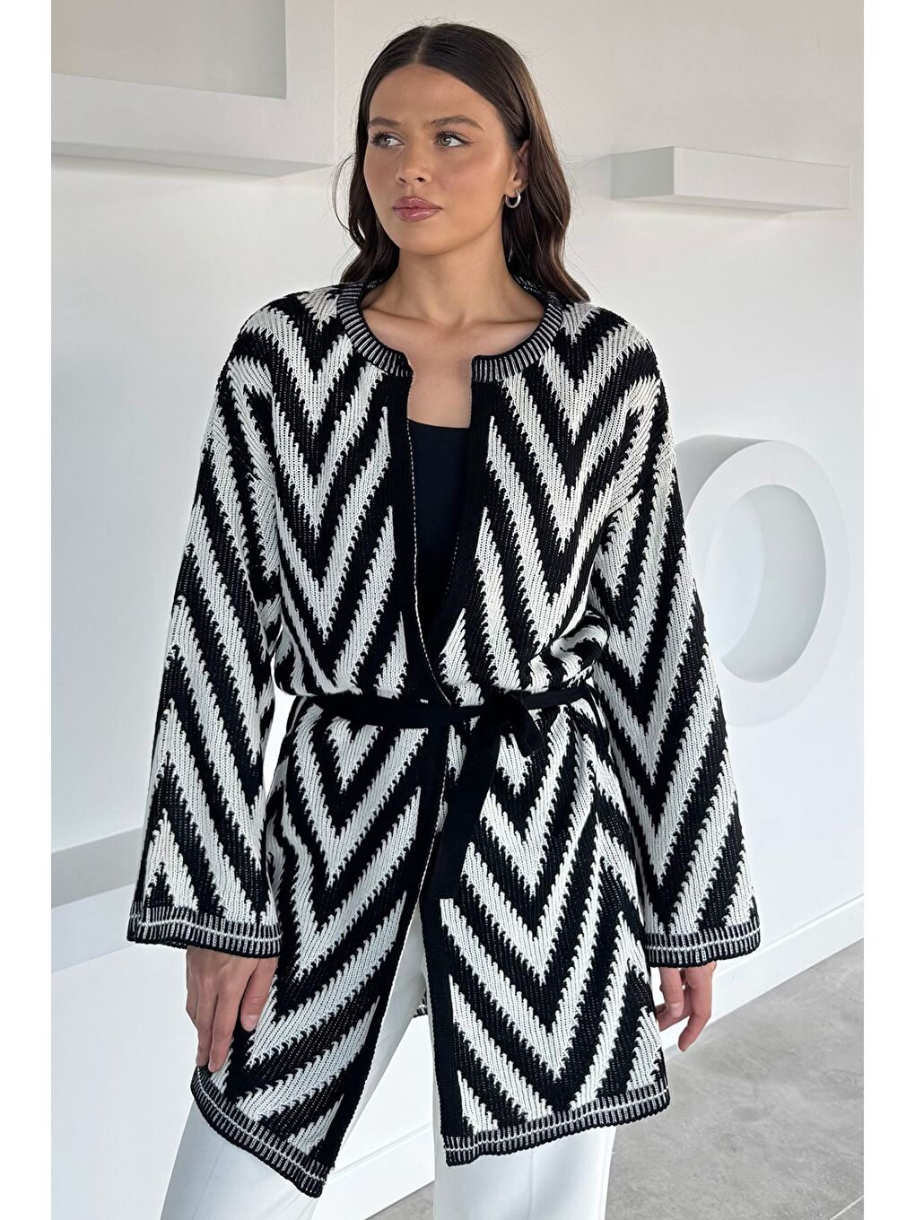 Siyah Kadın Çift Renkli Bel Kuşak Detaylı Örme Triko Hırka-1