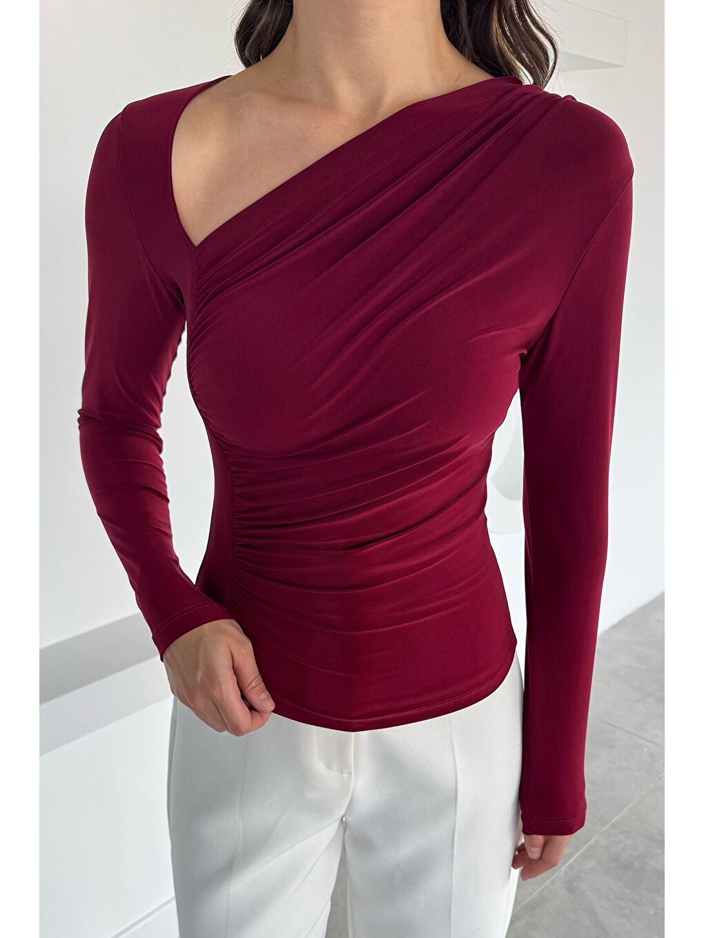 Bordo Kadın Drapeli V Yaka Bluz-1