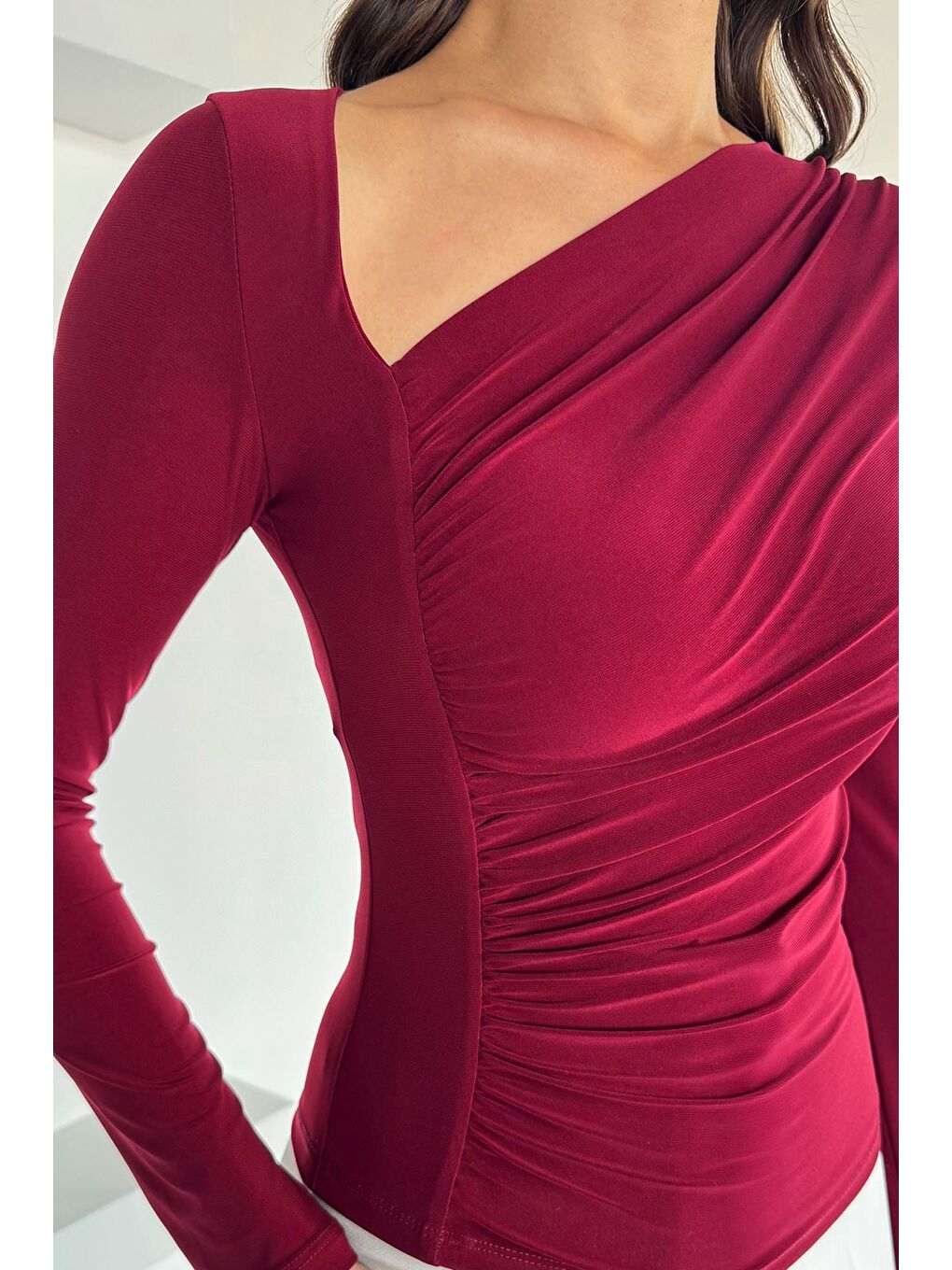 Bordo Kadın Drapeli V Yaka Bluz-3