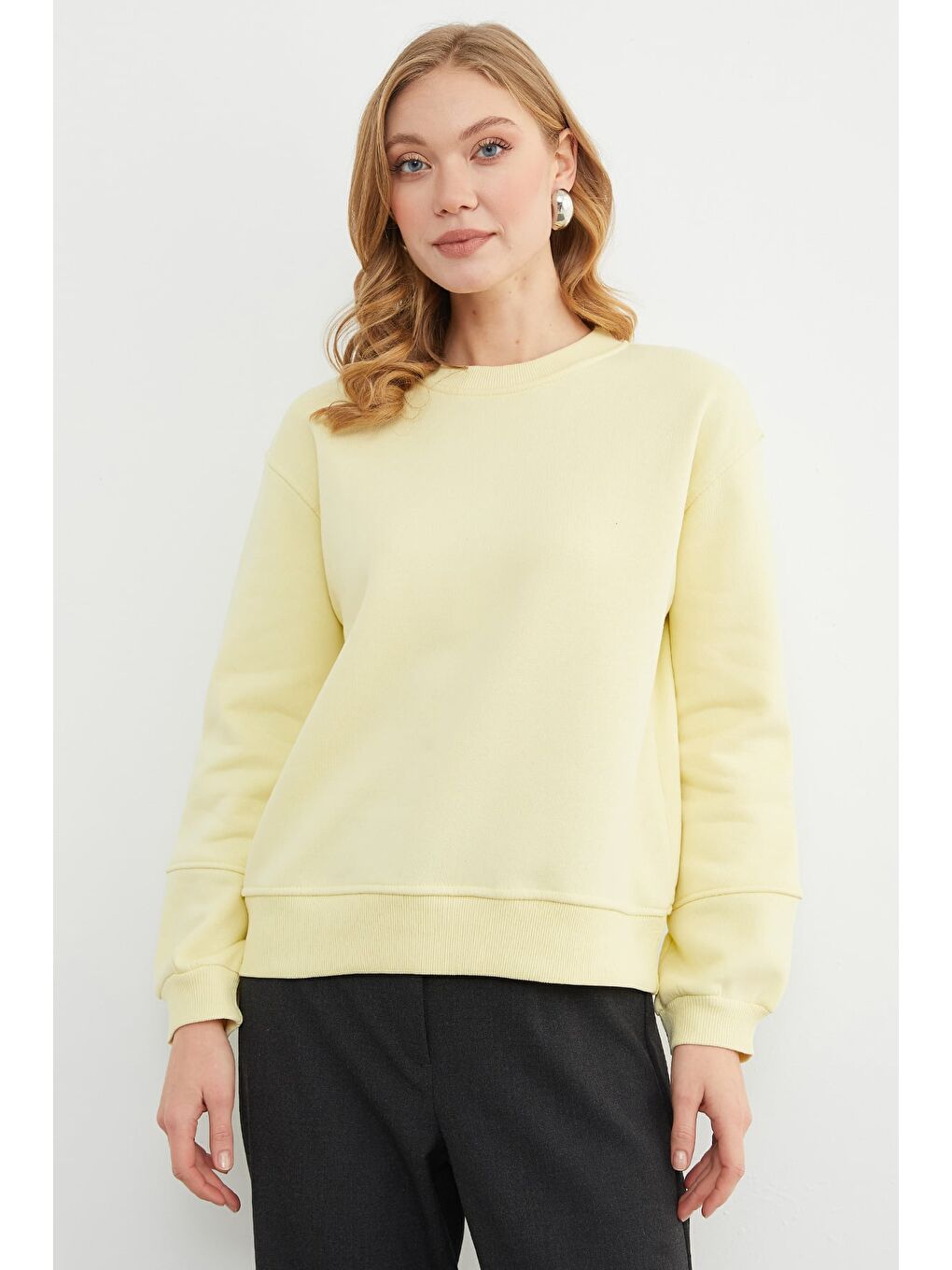 Sarı 3 İplik Basic Bisiklet Yaka Sweatshirt-1