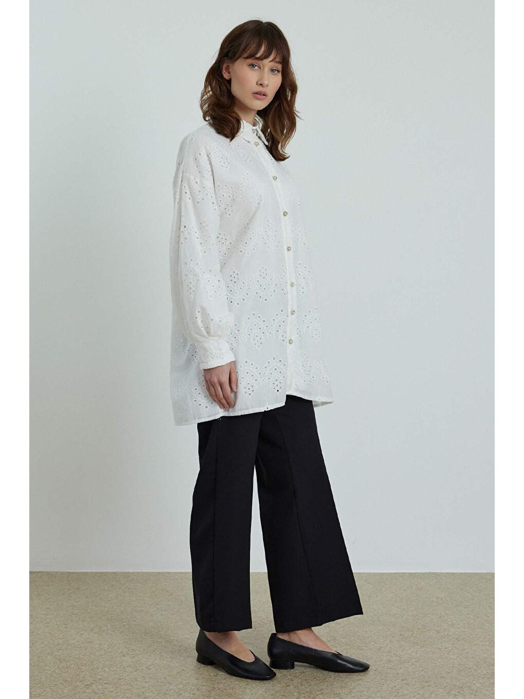 Pile Kol Detaylı Beyaz Brode Gömlek-2
