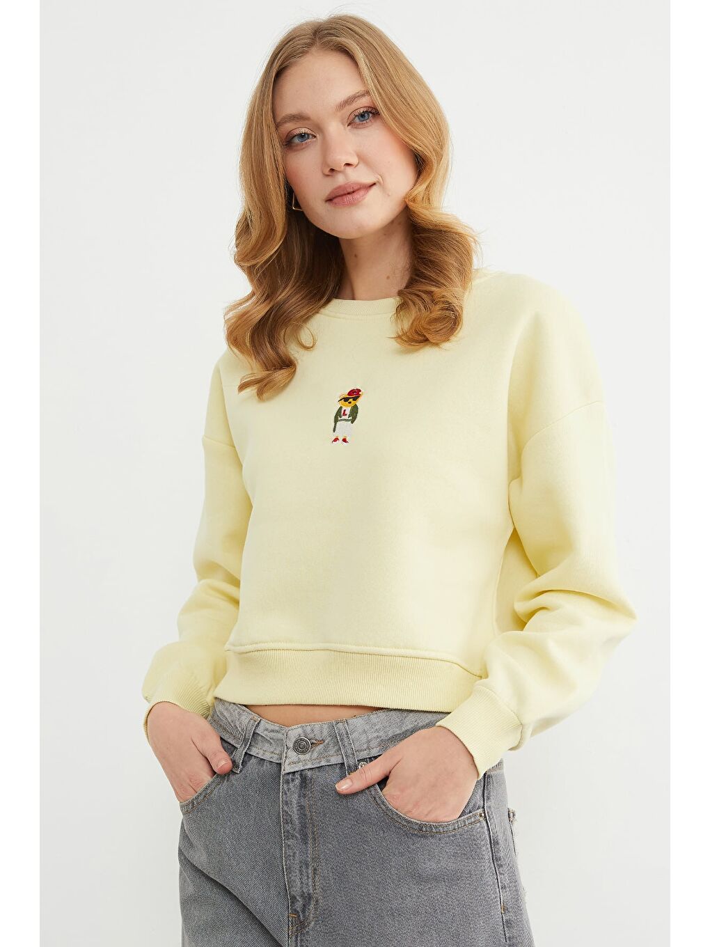 Sarı 3 İplik Ayıcık Nakışlı Bisiklet Yaka Sweatshirt-2