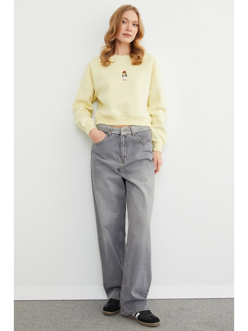 Sarı 3 İplik Ayıcık Nakışlı Bisiklet Yaka Sweatshirt-3