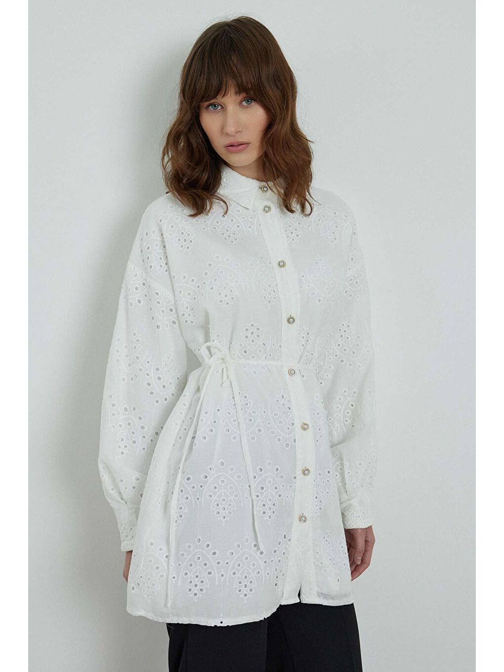 Pile Kol Detaylı Beyaz Brode Gömlek-3
