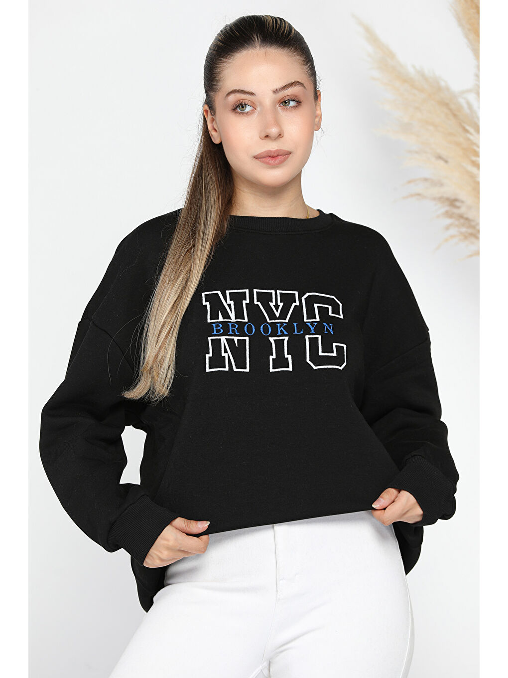 GÜLSELİ Siyah Kadın Nyc Nakışlı Şardonlu Üç İplik Oversize Sweatshirt