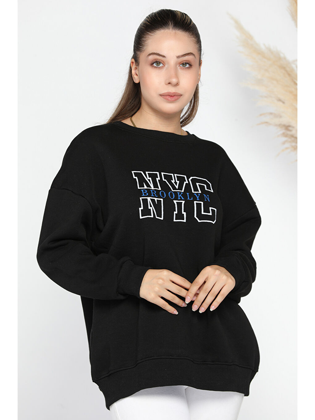 GÜLSELİ Siyah Kadın Nyc Nakışlı Şardonlu Üç İplik Oversize Sweatshirt - 1